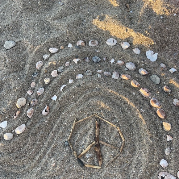 Meet your Posher, Carly - Picture 1 of 4